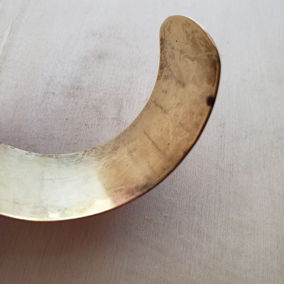 Vintage gold tone cuff Bracelet - Picture 5 of 8